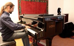Écoute au piano avec OVAL Sound System